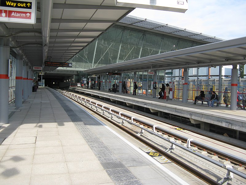 File:Stratford station, East London, DLR Platforms 16 and 17 - geograph.org.uk - 2713961.jpg