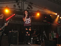 Tay Jardine en un concierto en Milán