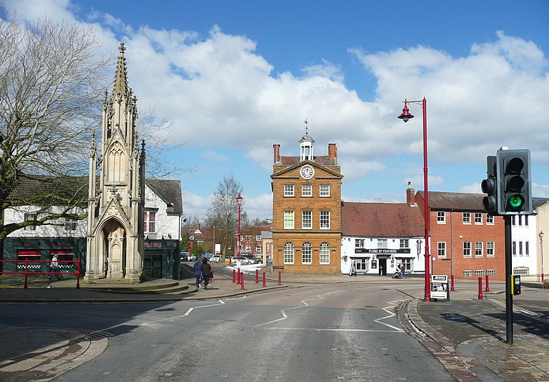 File:The Burton Memorial and the Moot Hall, Daventry, geograph 5717466 by Humphrey Bolton.jpg