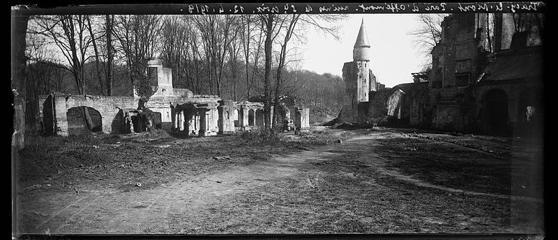 File:Tracy le Mont. Parc d'Offémont. Ruines de Ste Croix. 12-04-18 - Fonds Berthelé - 49Fi1064.jpg