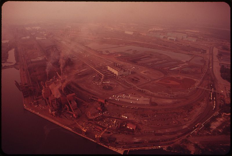 File:U.S. STEEL FAIRLESS WORKS ON DELAWARE RIVER - NARA - 549968.jpg