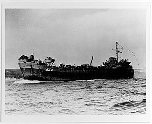 USS LST-935 San-Fransisko ko'rfazida, 1946 yil boshida. Jpg