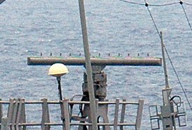 Антенна AN/SPS-67 на эсминце DDG-60 «Пол Гамильтон»