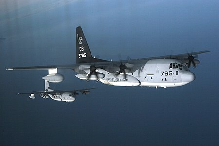 Tập_tin:US_Navy_070205-M-3968C-119_Two_KC-130J_Hercules_aircraft,_assigned_to_Marine_Aerial_Refueler_Transport_Squadron_(VMGR)_352,_stagger_themselves_during_a_refueling_training_exercise_off_the_coast_of_Southern_California.jpg