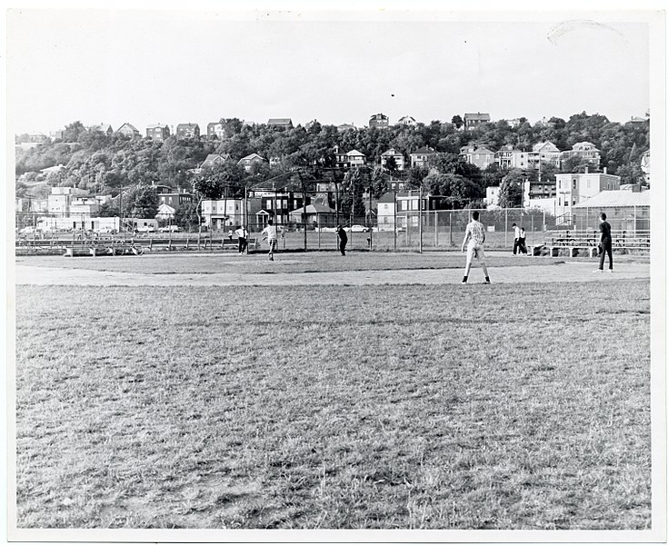 File:Unidentified men playing baseball (12172828814).jpg