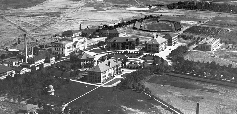 File:UofU campus close-up early 1920s.jpg