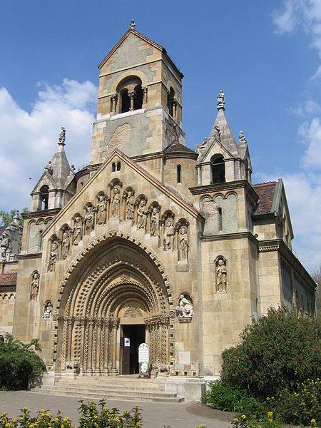 File:Vajdahunyad Castle, Chapel, Budapest.jpg