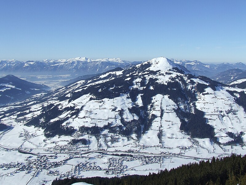 File:Westendorf und Hohe Salve.JPG