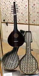 Гітара Вільяма Гібсона, 1771 року. Експозиція музею Ала Понзоне. Кремона, Італія.