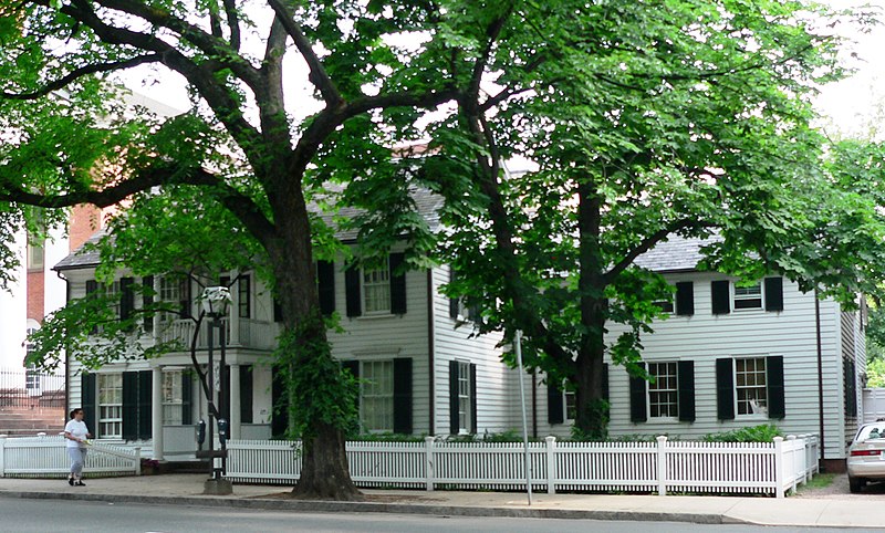 File:Yale Elihu Club facade.JPG