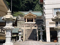 山辺神社 参道