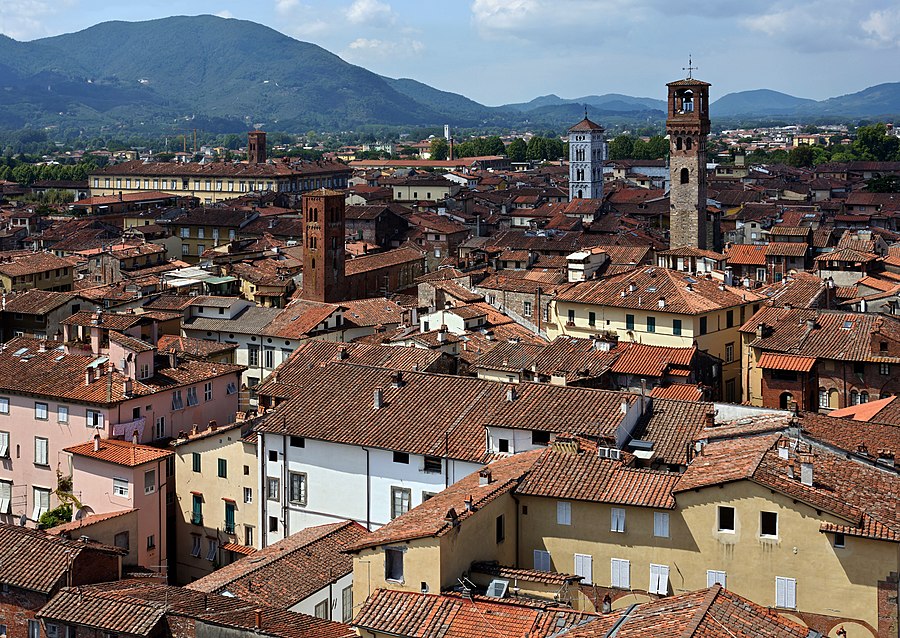 02 Lucca seen from Torre Guinigi