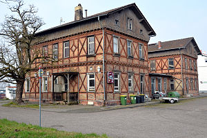 Bahnhof Germersheim: Lage, Geschichte, Bauwerke