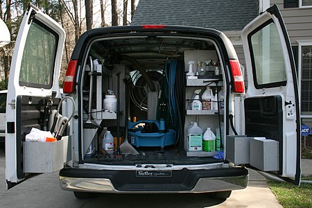 Fail:2009-03-10_Van_equipped_for_professional_carpet_cleaning.jpg