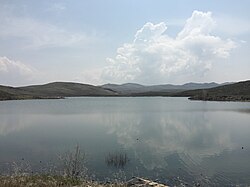 2015-04-22 12 48 06 Вид на юго-восток через водохранилище Дип-Крик со стороны IL Ranch Road (шоссе округа Элко, 730) в округе Элко, штат Невада.