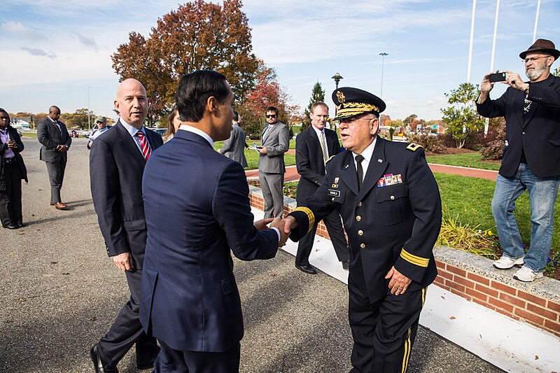 File:20161111-Veterans Memorial Assembly at War Memorial Plaza, New Castle, DE-1411 (30547501173).jpg