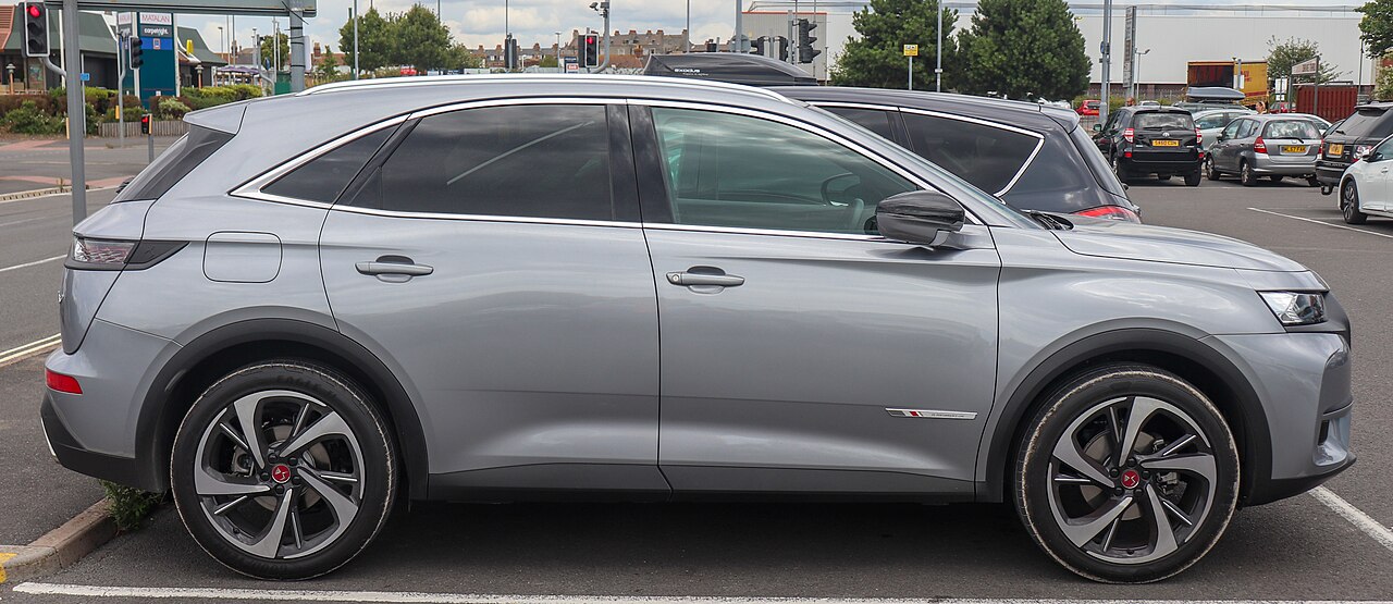 Image of 2018 DS 7 Crossback PERFORMANCE Line PureTech 1.6 Side