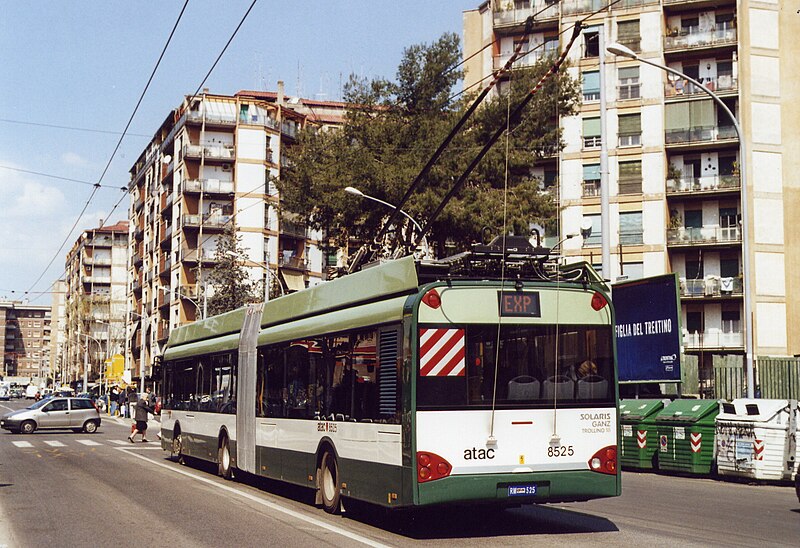 File:ATAC Solaris-Ganz Trollino (8525) - back view.jpg