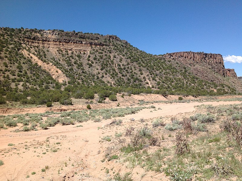 File:A dry river bed runs through Diablo Canyon in Santa Fe County, NM (d3c062c7-7e0d-41f8-8aee-24fd20343bfc).JPG