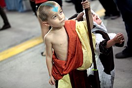 Aang cosplayer (23228986249).jpg