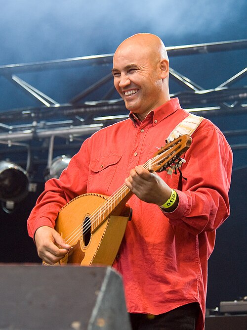 Algerian musician Abderrahmane Abdelli playing the mandole