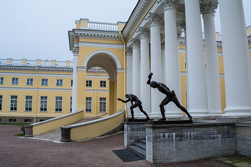 File:Alexander Palace sculptures (11 of 11).jpg