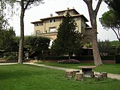 The Villa at AOSR American Overseas School of Rome (2007).jpg