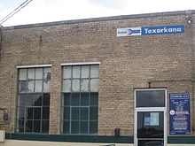 Old Amtrak sign at the side entrance of Texarkana Union Station on the southwest corner of Front and Pine Streets in Arkansas. Amtrak station in Texarkana IMG 6437.jpg