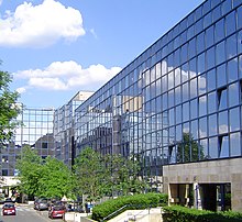 The centre of high-tech, along the A86 autoroute