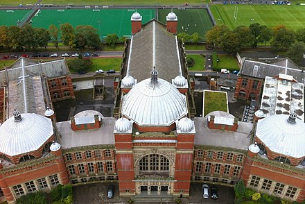 University of birmingham. Бирмингемский университет Великобритания. Часовая башня Бирмингемского университета. Бирмингемский университет кампус. Бирмингемский университет факультеты.