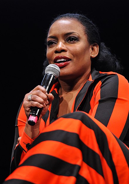 Ellis at event of The Book of Negroes in TIFF Bell Lightbox in 2015