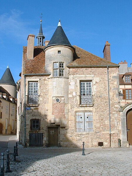 File:Avallon - Maison des Sires de Domecy (2008).jpg