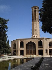 El captador de viento de "Dowlat-abad" en Yazd, es uno de los más grandes construidos en pie.