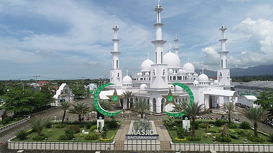 Masjid Baiturrahmah, genah ibadah pinih gedé ring Air Pacah
