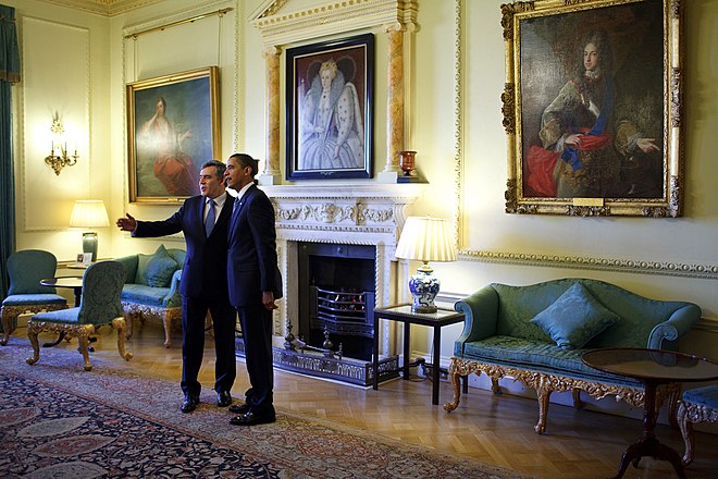 Prime Minister Gordon Brown and US President Barack Obama in the Pillared Room, 2009