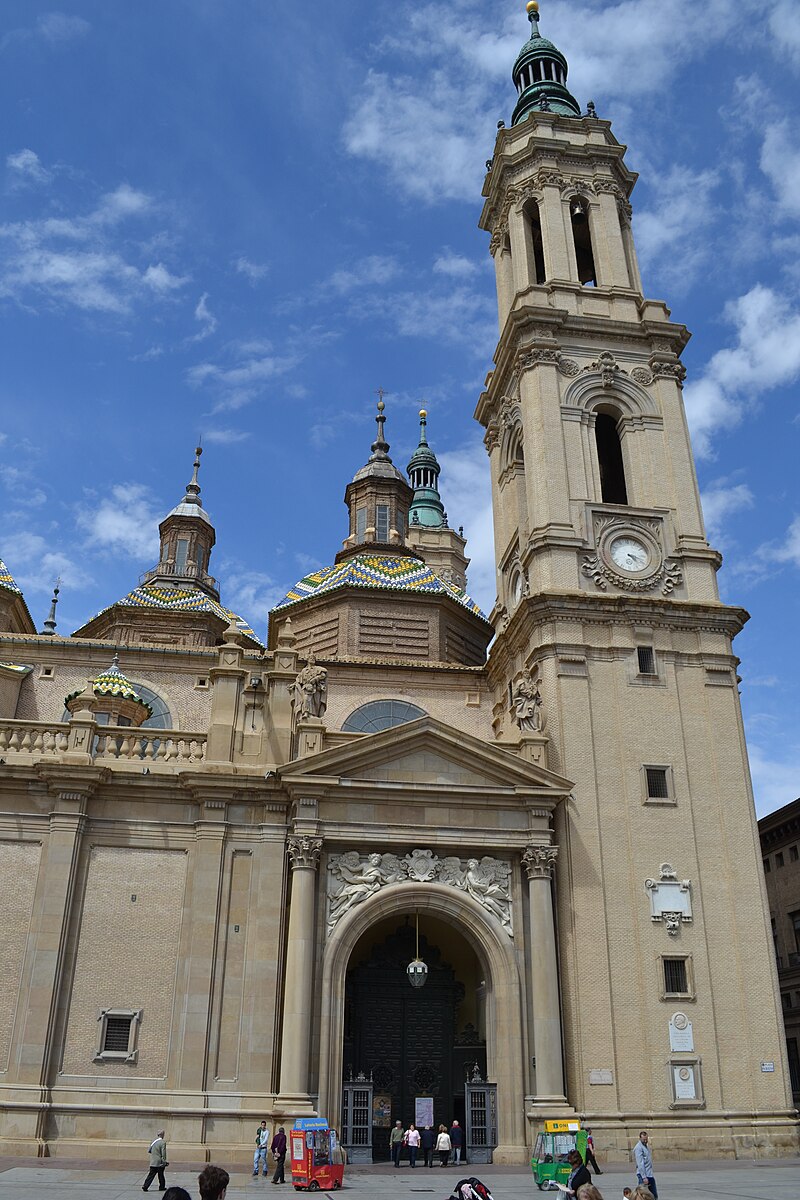 Basílica del Pilar de Zaragoza 07.jpg