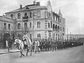 Des troupes allemandes défilent à Tsingtau en 1914