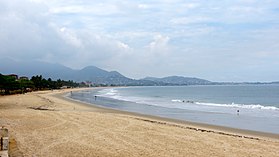 Spiaggia di Freetown, Sierra Leone (14176784751).jpg