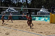 Deutsch: Beachvolleyball bei den Olympischen Jugendspielen 2018; Tag 8, 14. Oktober 2018; Mädchen, Achtelfinale – USA-Peru 2:0 (21–19/21–12) English: Beach volleyball at the 2018 Summer Youth Olympics at 14 October 2018 – Girls Round of 16 – USA-Peru 2:0 (21–19/21–12)