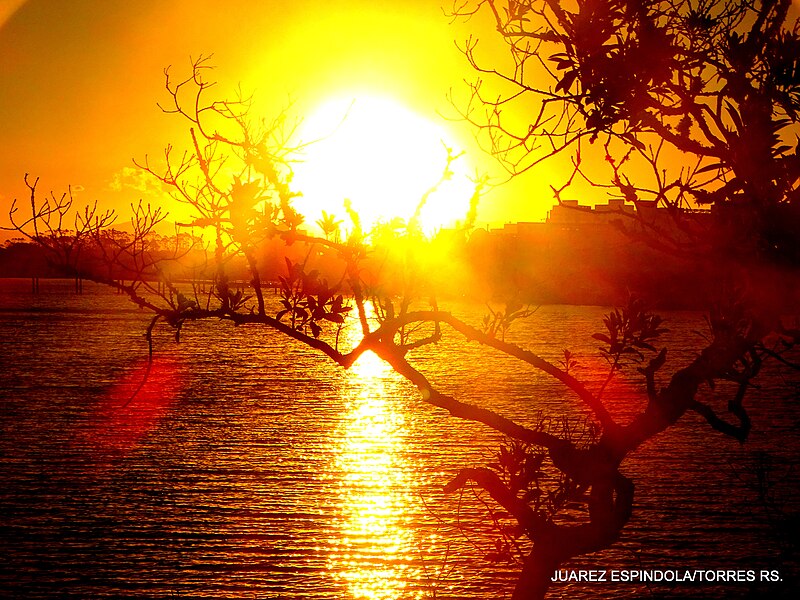 File:Beautiful white-yellow sunset7.jpg