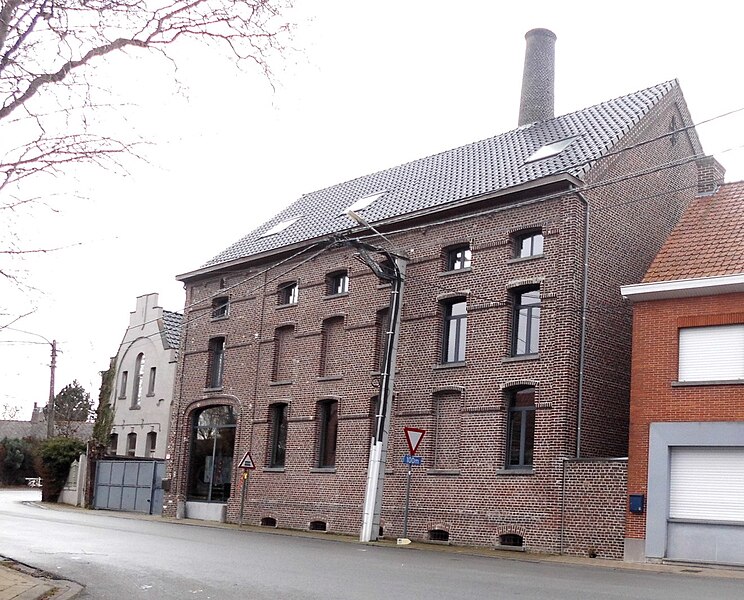 File:Bedrijfsgebouw - Langestraat in Anzegem - 2016.jpg