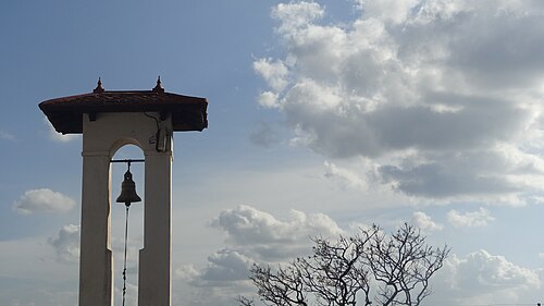 Bell in dambulla R.temple.JPG