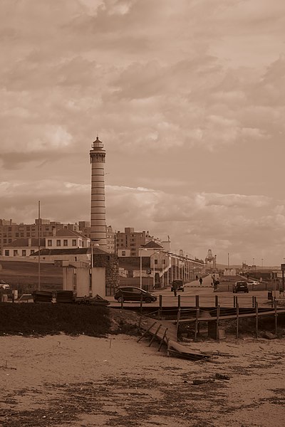 File:Boa nova - Leça da Palmeira - Portugal (49854507932).jpg