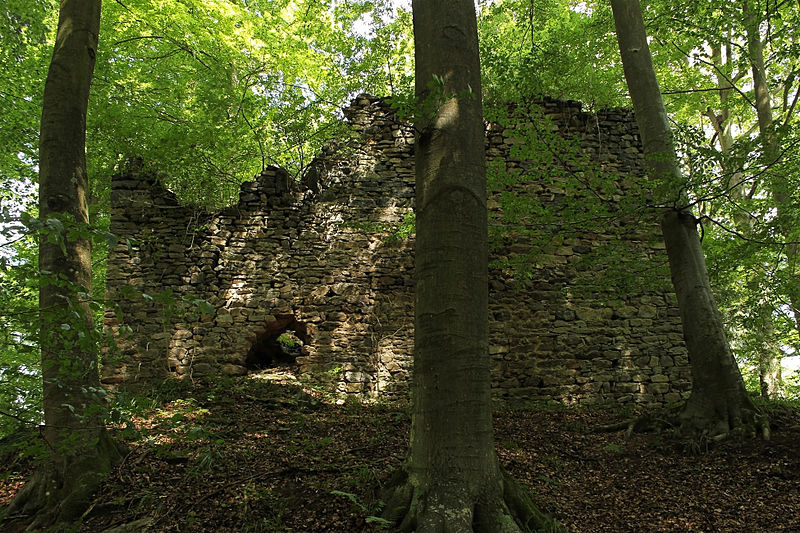 File:Burgruine Rundersburg - Südseite.jpg