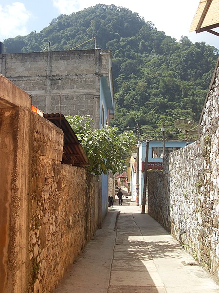 File:Calnali alley.JPG