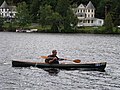 Canoa feita de kevlar e fibra de carbono.