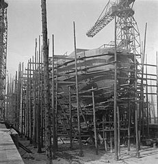 Cecil Beaton Photographs- Tyneside Shipyards, 1943 DB48.jpg