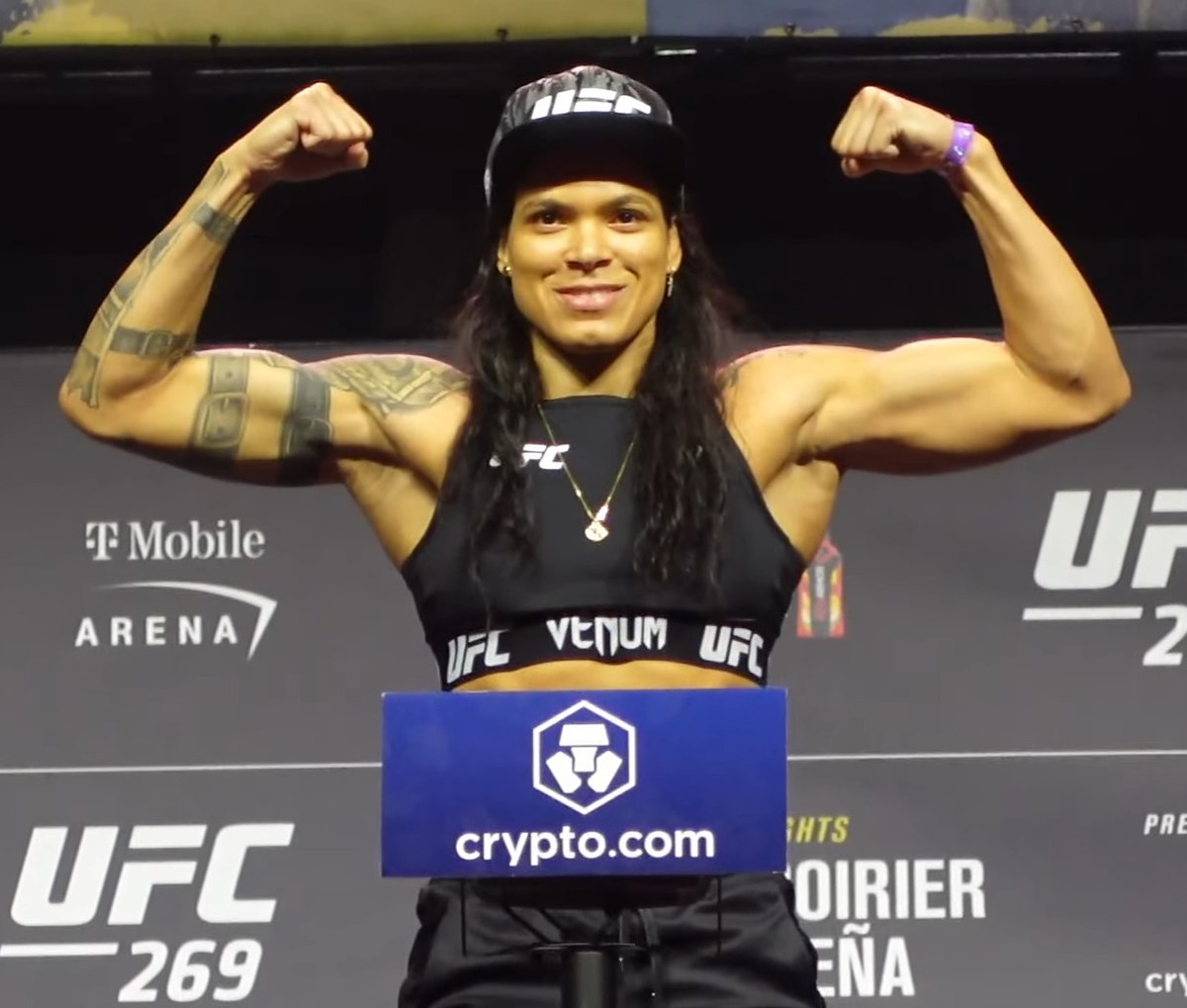 Amanda Nunes photo