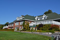 Clubhouse of Rivermead Golf Club, a Recognized Historic Place in Canada Chalet du Club-de-Golf-Rivermead - 1.1.jpg