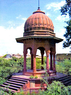 <i>Chhatri</i> Elevated, dome-shaped pavilions in Indian architecture